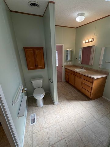 212 Crestwood Drive, Richland, WA 99352