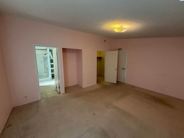 212 Crestwood Drive, Richland, WA 99352