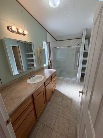 212 Crestwood Drive, Richland, WA 99352