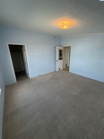 212 Crestwood Drive, Richland, WA 99352