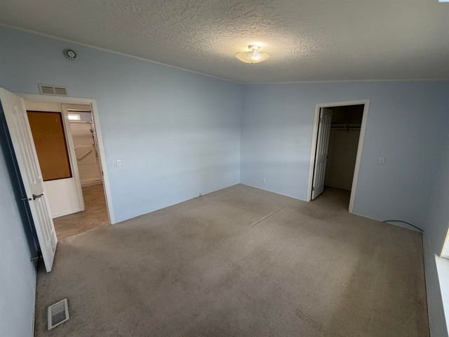 212 Crestwood Drive, Richland, WA 99352