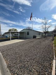 212 Crestwood Drive, Richland, WA 99352