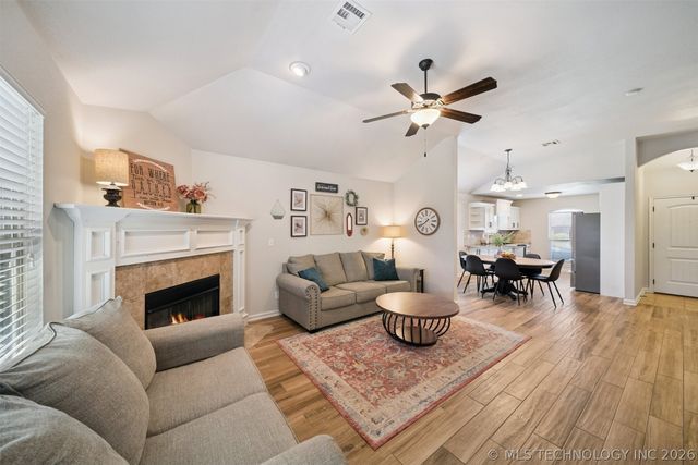 13226 E 134th Street North, Collinsville, OK 74021