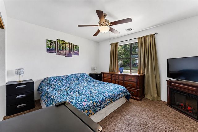 1713 N Inglewood Street, Siloam Springs, AR 72761