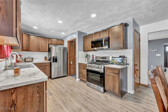 1908 W 38th Street, Lorain, OH 44053