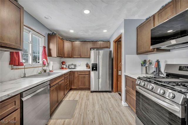 1908 W 38th Street, Lorain, OH 44053