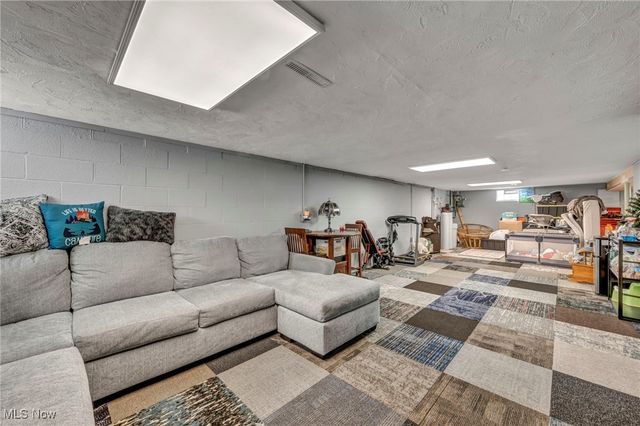 1908 W 38th Street, Lorain, OH 44053