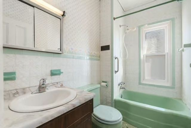 111 Walnut St, Everett, MA 02149