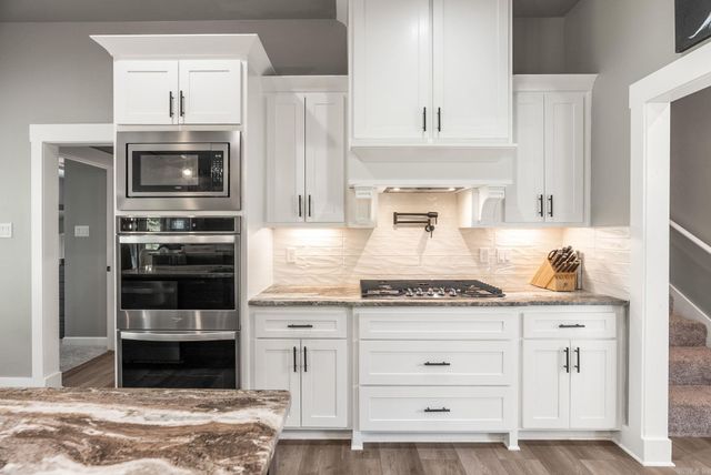 15 Wellington Place, Cabot, AR 72023