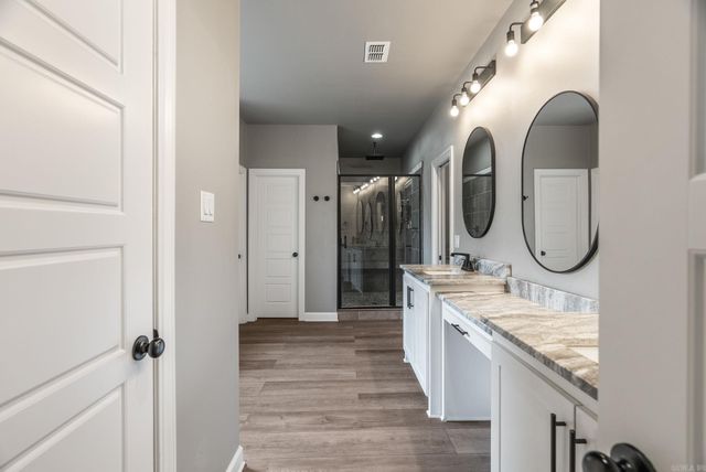 15 Wellington Place, Cabot, AR 72023