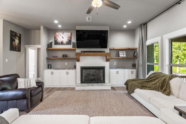 15 Wellington Place, Cabot, AR 72023