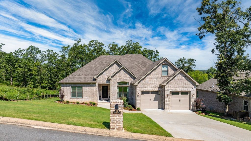 15 Wellington Place, Cabot, AR 72023