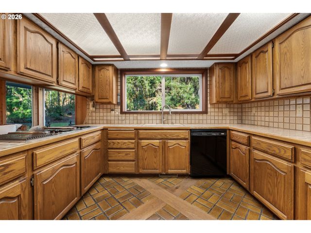 37647 HIGHWAY 26, Seaside, OR 97138