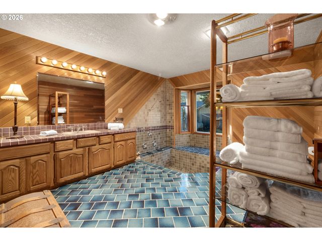 37647 HIGHWAY 26, Seaside, OR 97138
