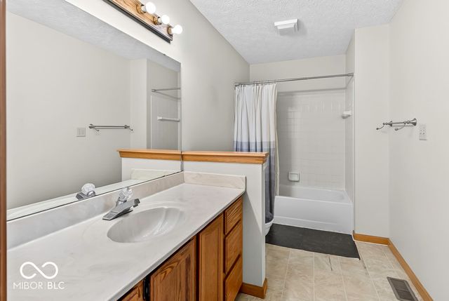 451 Pebble Way, Greenwood, IN 46142