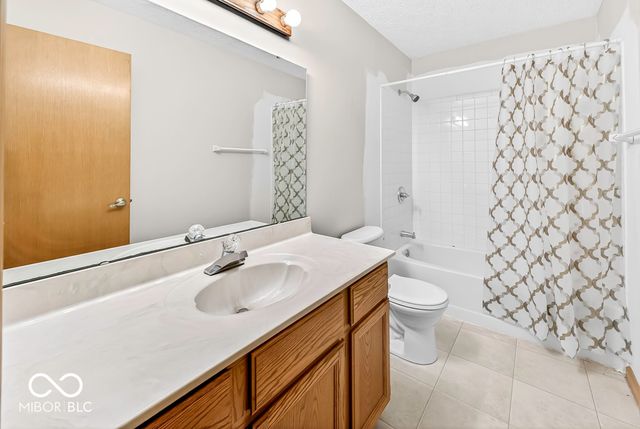 451 Pebble Way, Greenwood, IN 46142