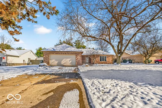 451 Pebble Way, Greenwood, IN 46142