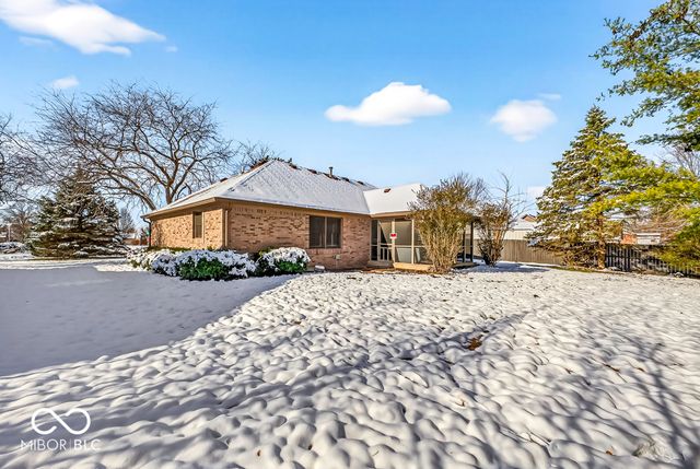 451 Pebble Way, Greenwood, IN 46142