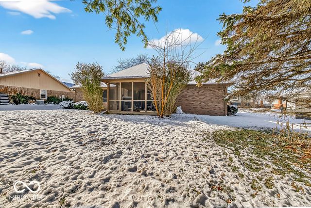 451 Pebble Way, Greenwood, IN 46142