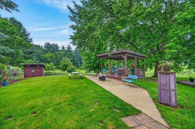 541 Union Road, Brooklyn, WI 53521