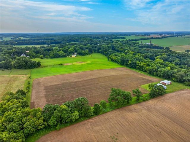 541 Union Road, Brooklyn, WI 53521