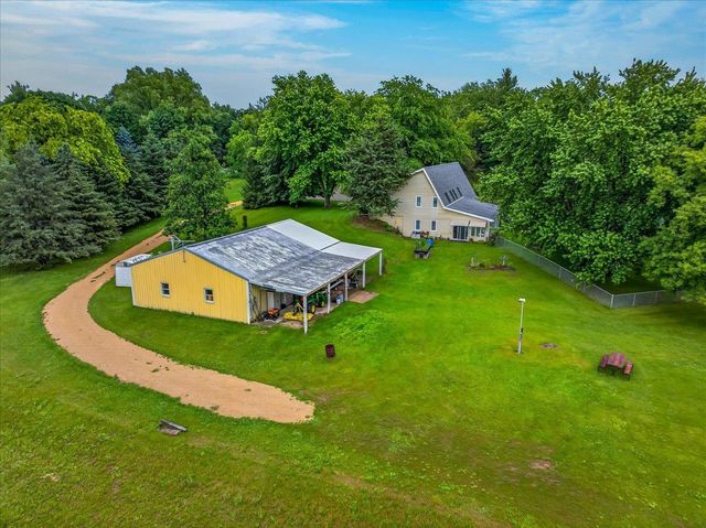 541 Union Road, Brooklyn, WI 53521