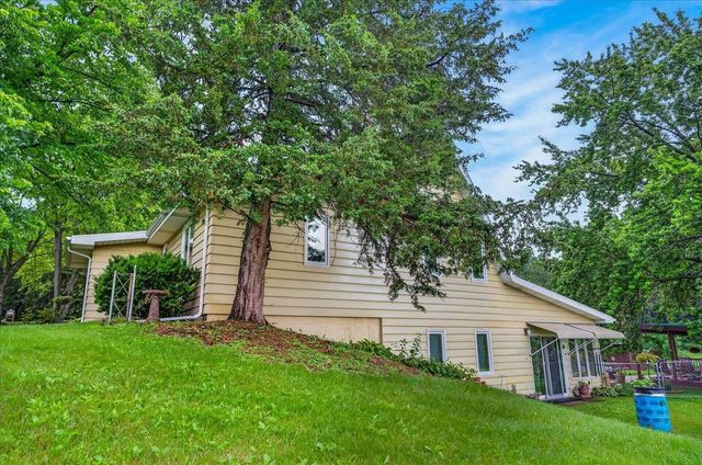 541 Union Road, Brooklyn, WI 53521