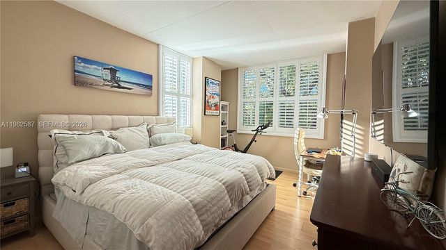 3180 SW 22nd Ter 207, Miami, FL 33145