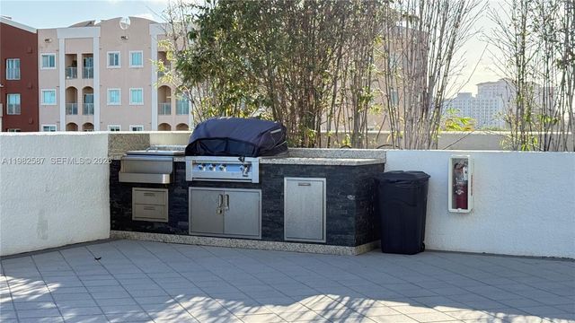 3180 SW 22nd Ter 207, Miami, FL 33145