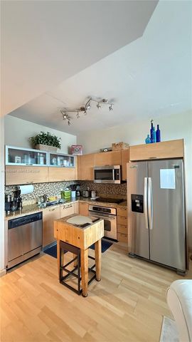 3180 SW 22nd Ter 207, Miami, FL 33145