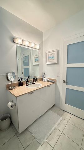 3180 SW 22nd Ter 207, Miami, FL 33145