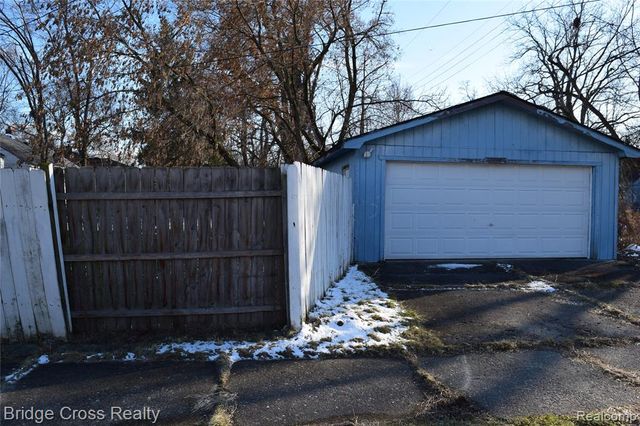 8515 Stout Street, Detroit, MI 48228