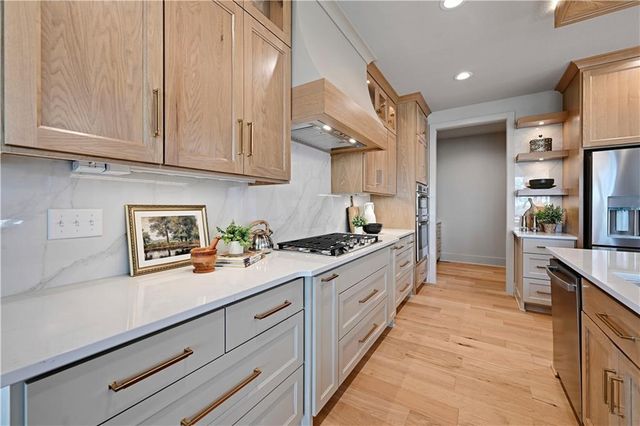 16071 S Twilight Lane, Olathe, KS 66062