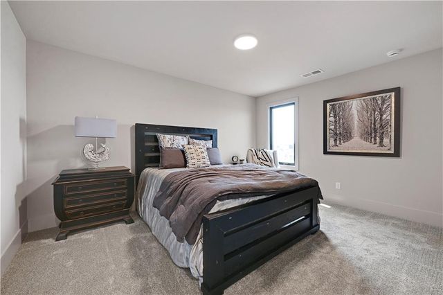 16071 S Twilight Lane, Olathe, KS 66062