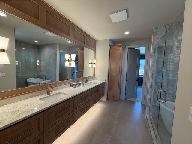 16071 S Twilight Lane, Olathe, KS 66062