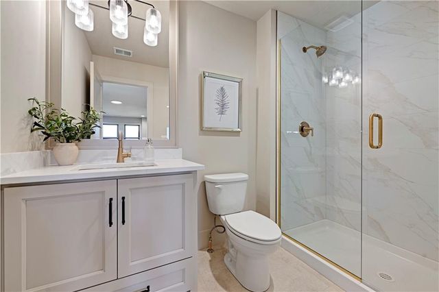 16071 S Twilight Lane, Olathe, KS 66062