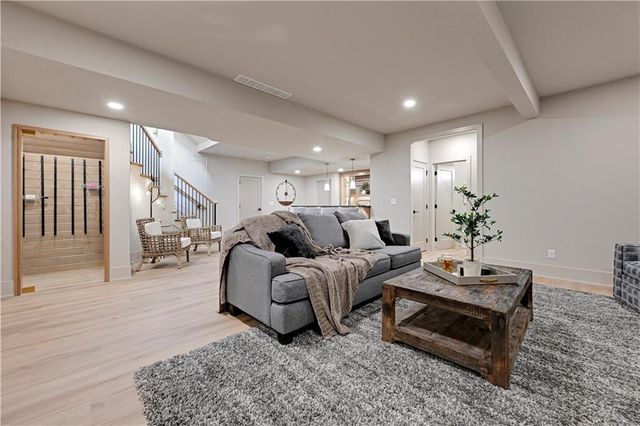16071 S Twilight Lane, Olathe, KS 66062