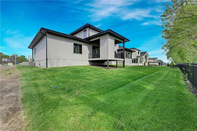 16071 S Twilight Lane, Olathe, KS 66062