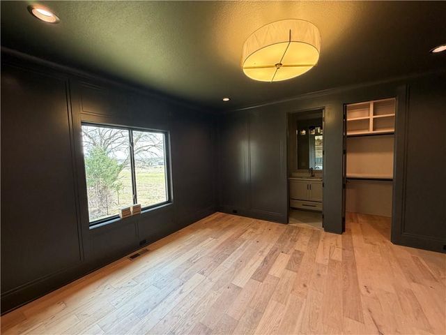 16071 S Twilight Lane, Olathe, KS 66062