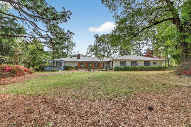 17 Inverness Street E, Aiken, SC 29803