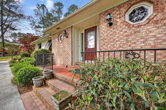 17 Inverness Street E, Aiken, SC 29803