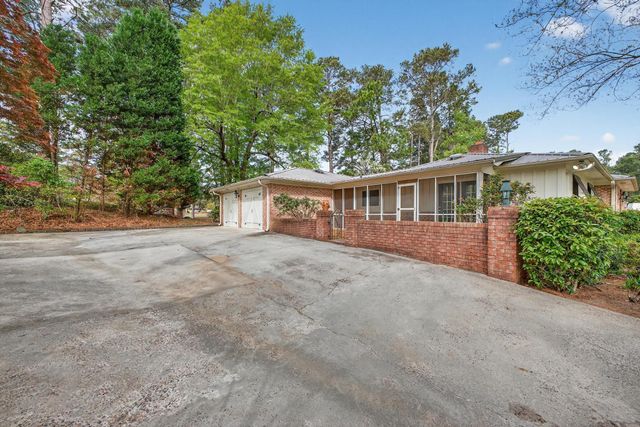 17 Inverness Street E, Aiken, SC 29803