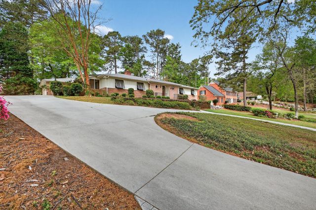 17 Inverness Street E, Aiken, SC 29803