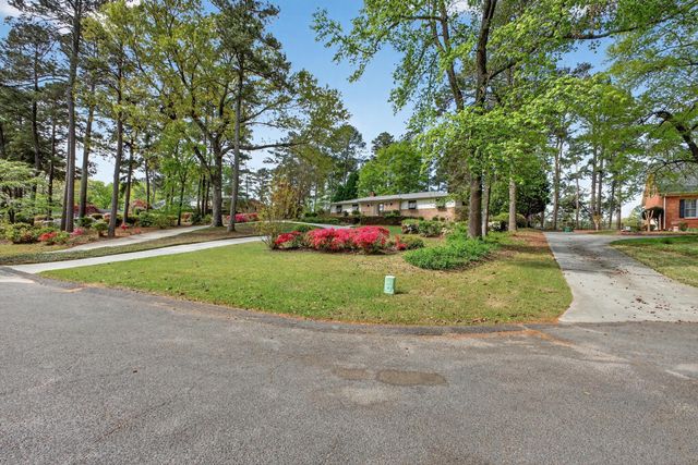 17 Inverness Street E, Aiken, SC 29803