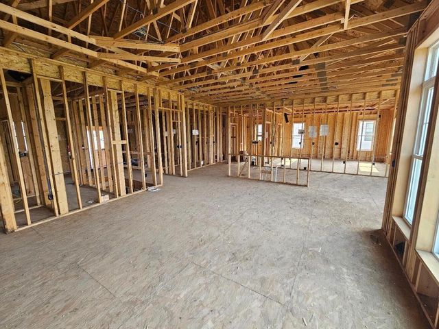1607 Sauk TRAIL, Waukesha, WI 53189