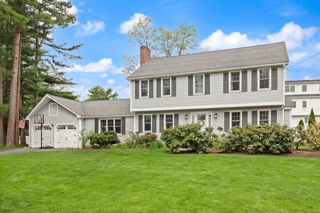 76 Mary Ann Way, North Attleboro, MA 02760