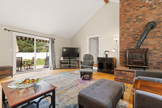 76 Mary Ann Way, North Attleboro, MA 02760