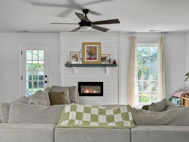 134 Larson Drive, Summerville, SC 29485