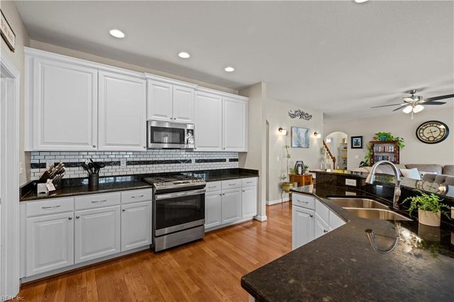 2820 Camarillo LN, Virginia Beach, VA 23456