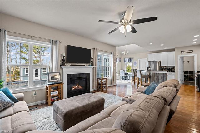 2820 Camarillo LN, Virginia Beach, VA 23456